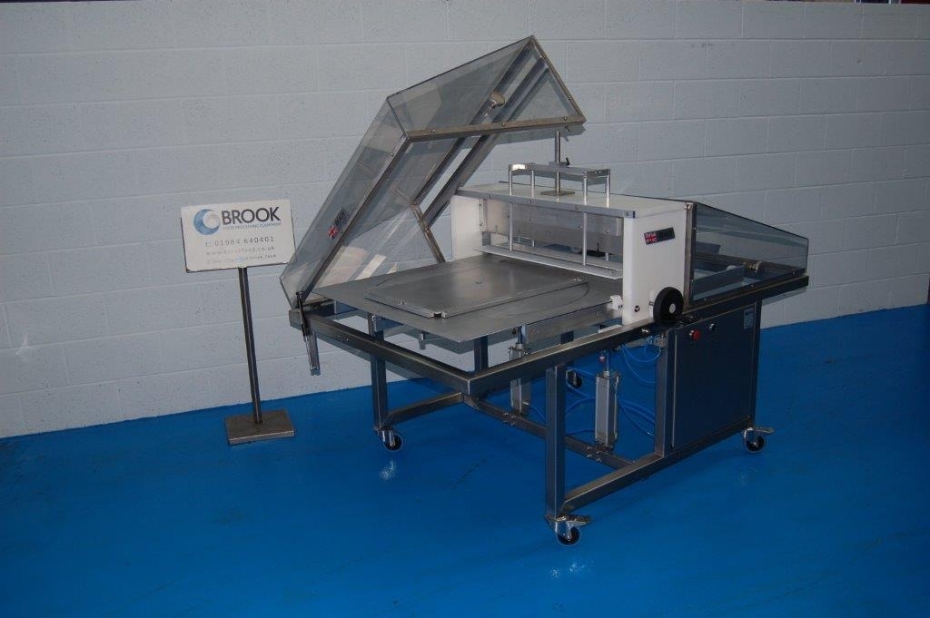 Reach Food Systems In-Tray Cake Cutters