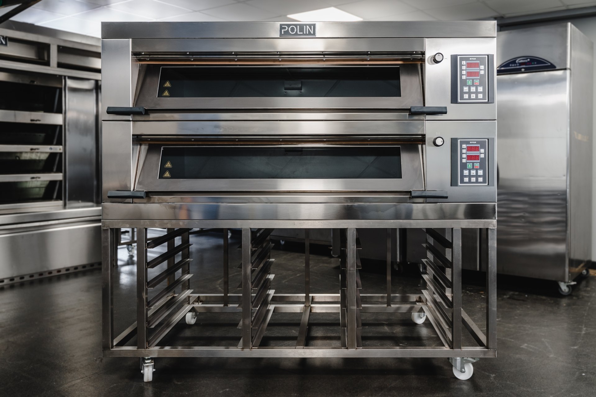 Polin 6 Tray (18" x 30" Trays) Modular Electric Deck Oven - 2 Decks (3 Trays Wide)