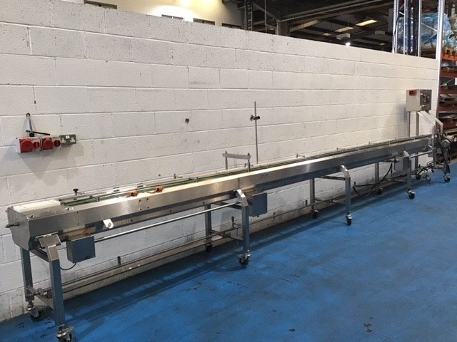 Apple 6 Metre Index Single Lane Conveyor