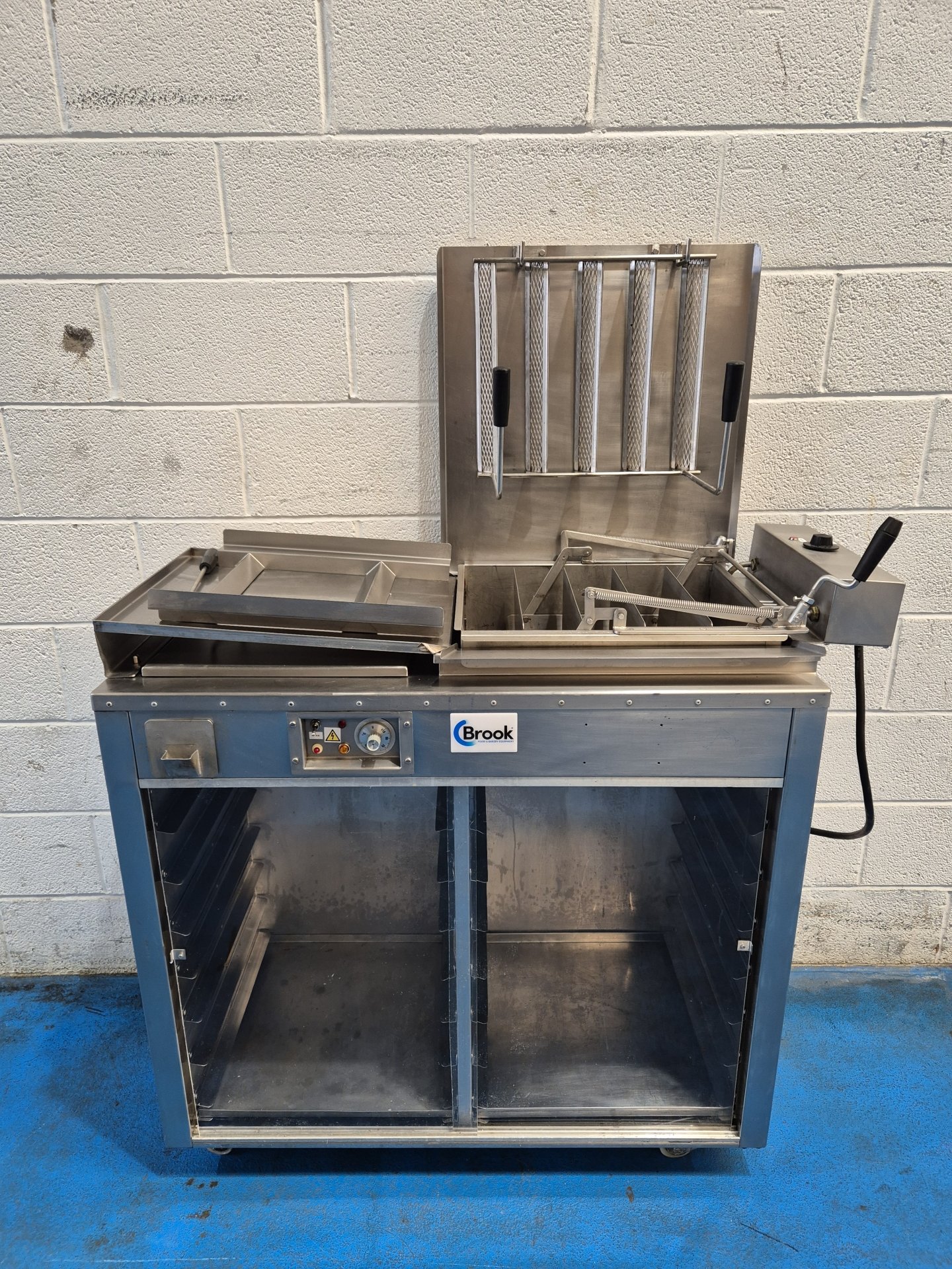 DCA Half Tray Float Fryer - 18" x 15" Trays