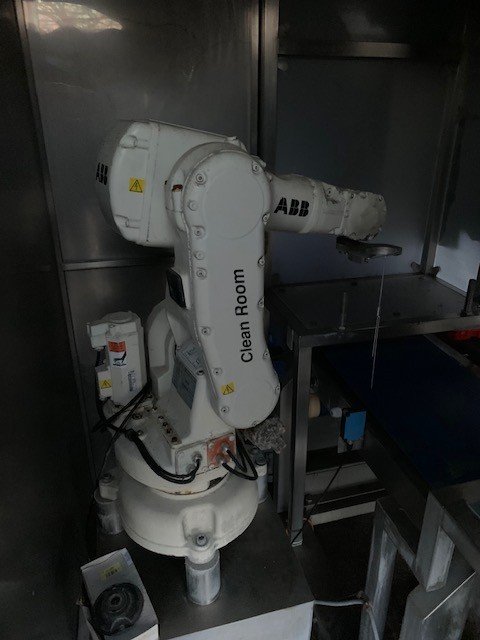 ABB Robot Ultrasonic Cake Cutter