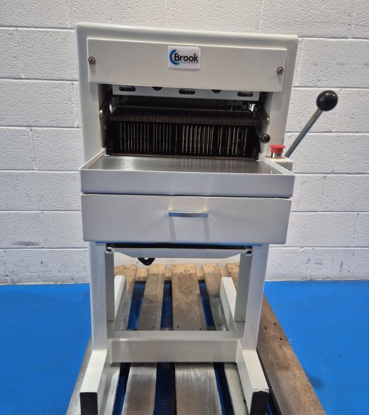 Daub Bread Slicer