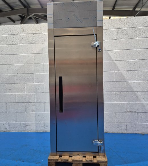 Williams Reach-in 1 Door  Crystal Freezer