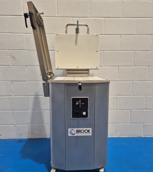 Polin Semi-Automatic Square Hydraulic Divider